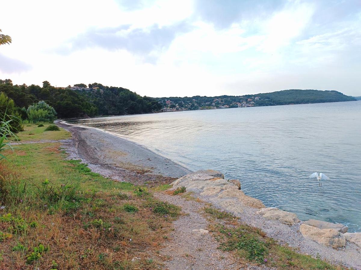 Cabanon Avec Dependance Villa Saint-Mitre-les-Remparts ภายนอก รูปภาพ