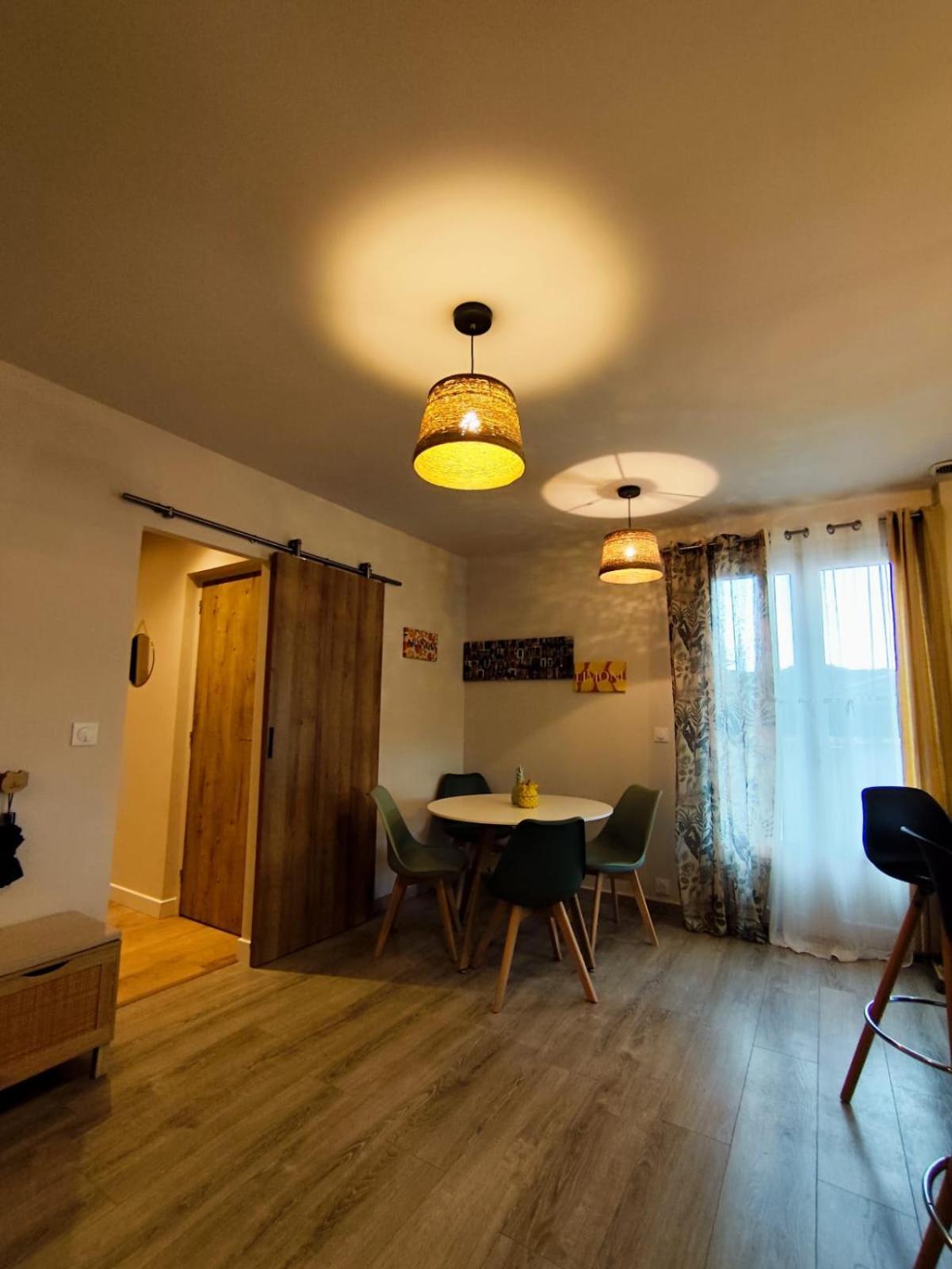 Cabanon Avec Dependance Villa Saint-Mitre-les-Remparts ภายนอก รูปภาพ